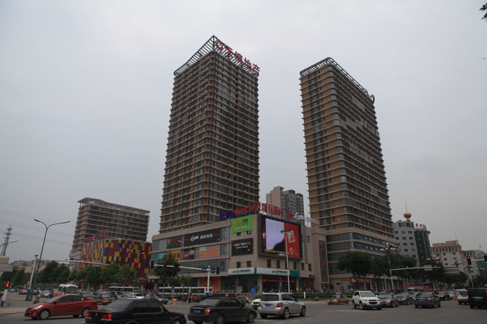 鳳城國際廣場（國家AAA級安全文明標準化工地、河北省建設(shè)工程“安濟杯”）